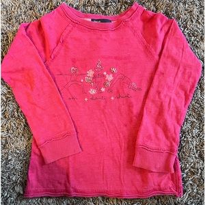 Adorable Gap kids pink long sleeve tee. Size XS (4-5).